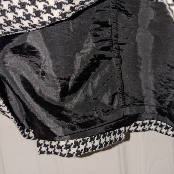 Black and White Knee-Length Pencil Skirt for Work - Picture 5 of 5